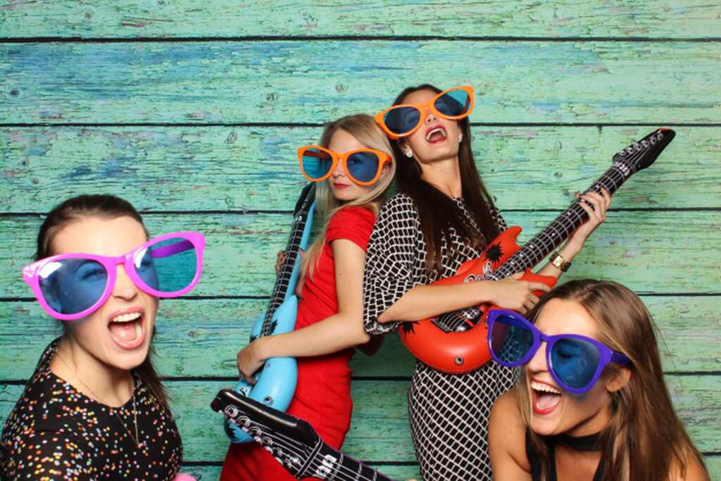 Latest Trends in Photo Booths - A Comprehensive Guide by Booths & Balloons
