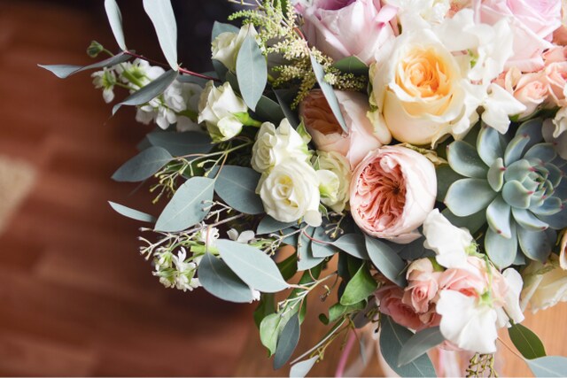 Love in Bloom: Seasonal Flower Options for Your Wedding