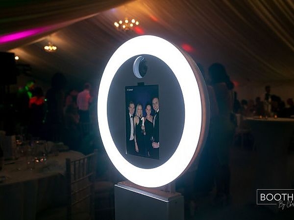 Contact us to book a photo booth for your wedding day.